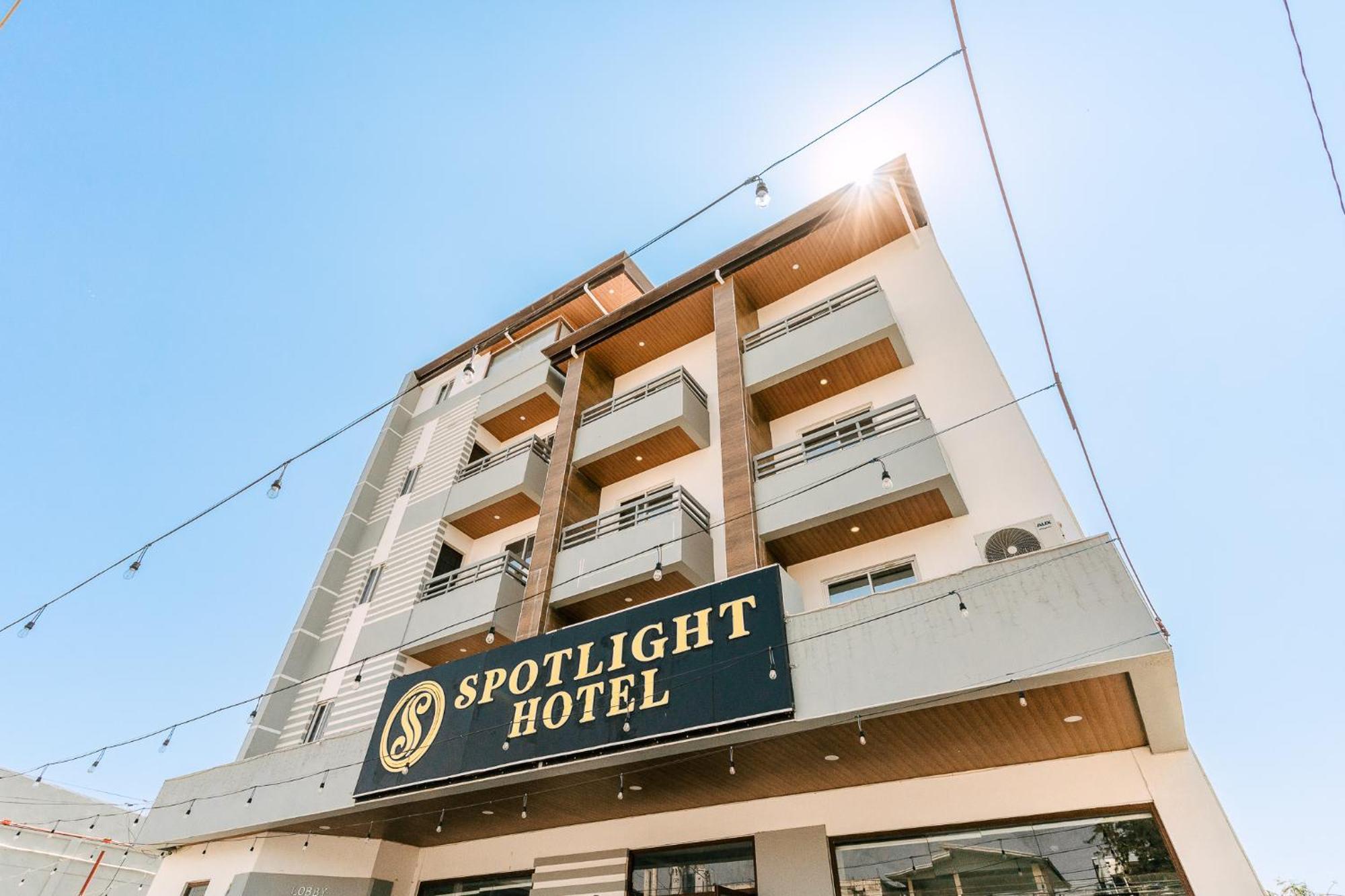 Spotlight Hotel Near Hundred Islands Wharf Alaminos Eksteriør billede