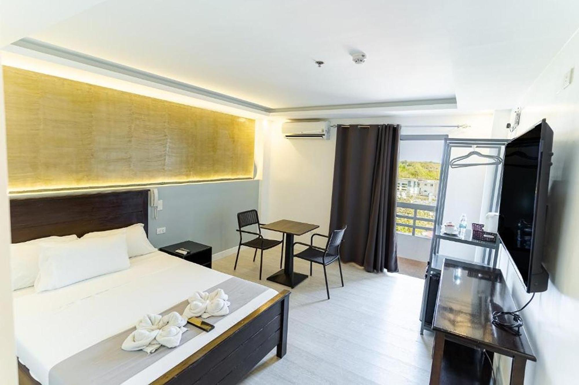 Spotlight Hotel Near Hundred Islands Wharf Alaminos Eksteriør billede