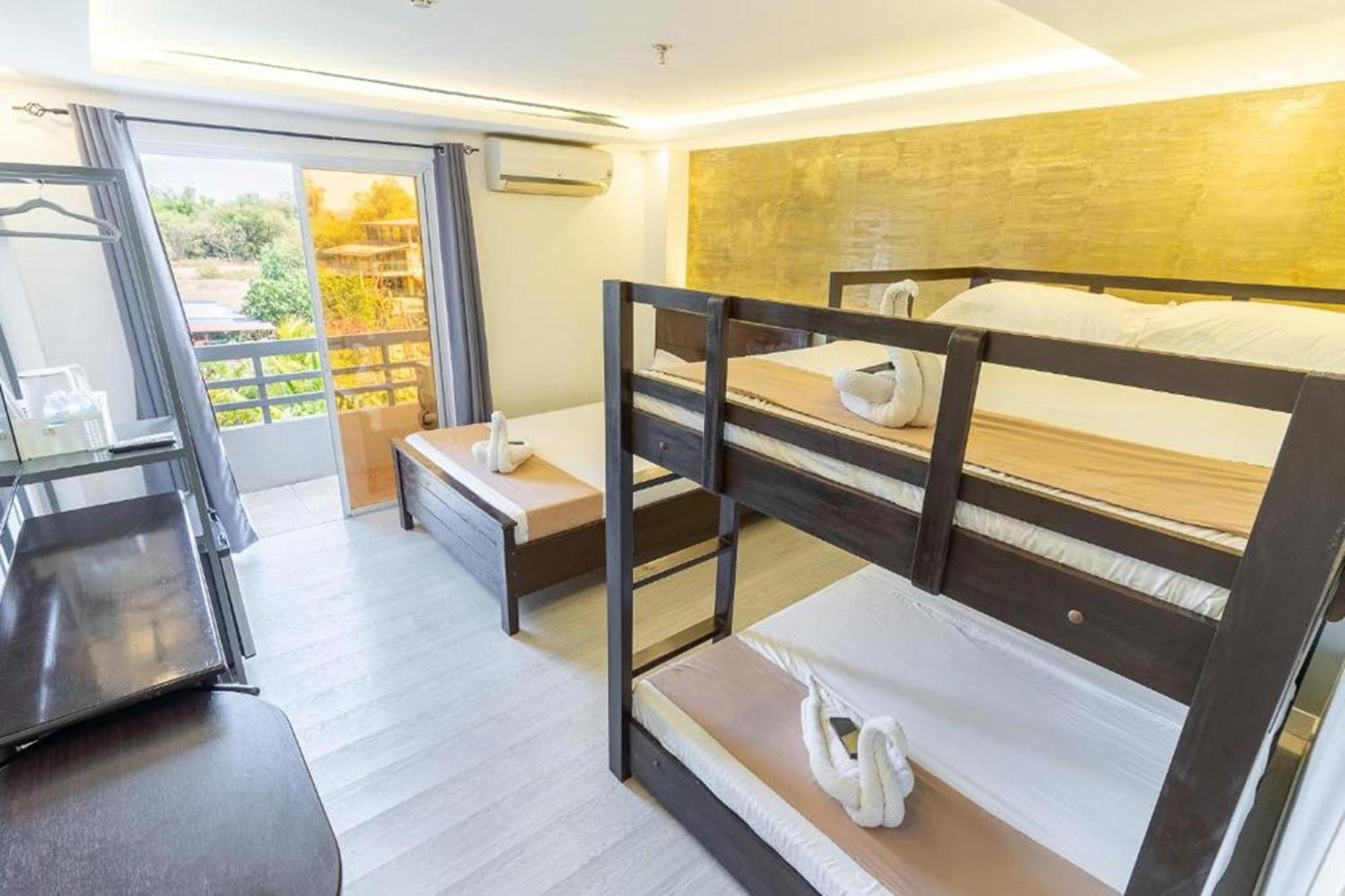 Spotlight Hotel Near Hundred Islands Wharf Alaminos Eksteriør billede